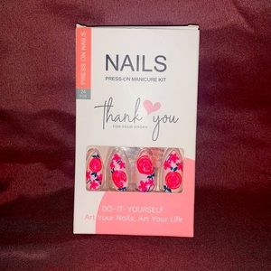 Pink Rose Press On’s